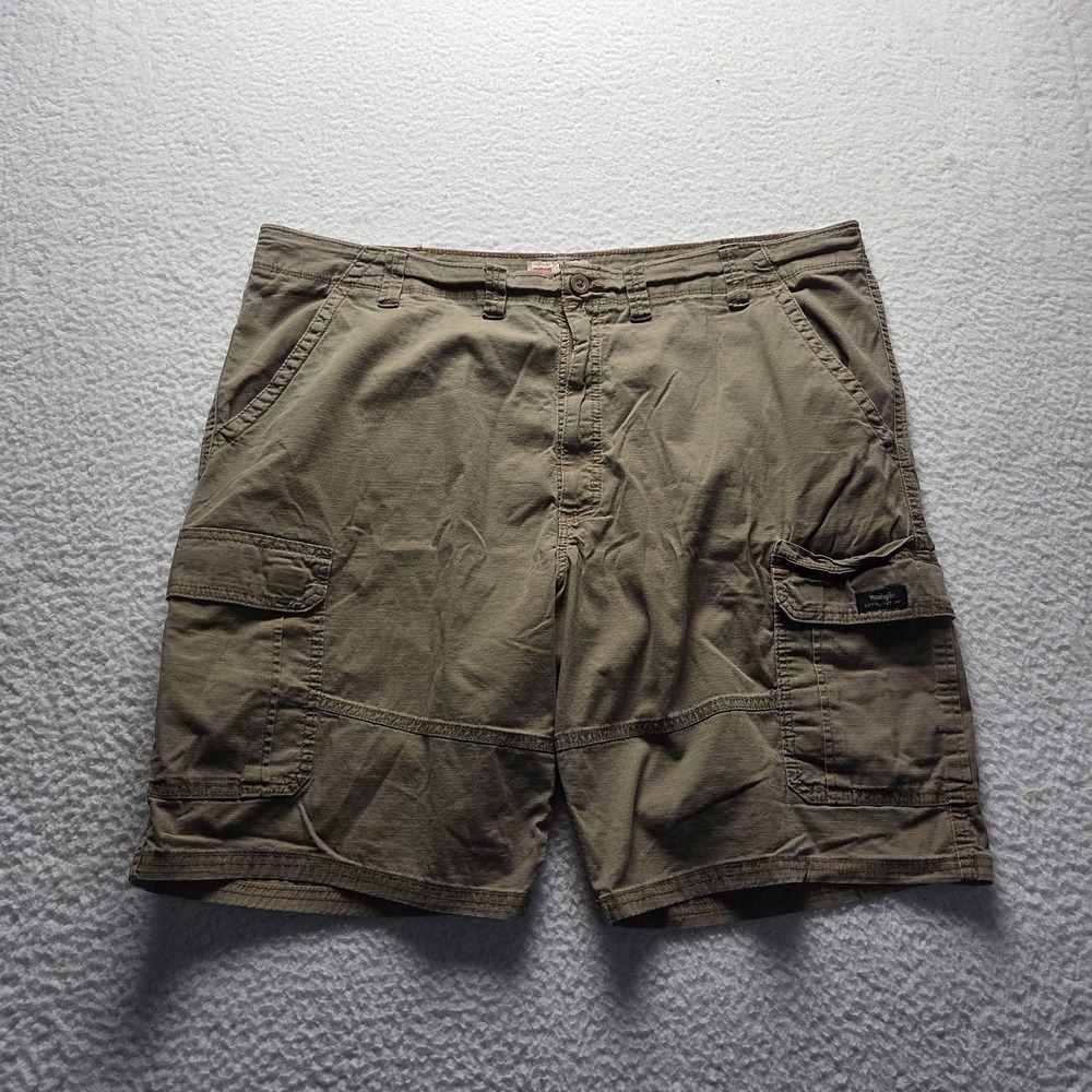 Wrangler Cargo Shorts Mens 44 Beige Relaxed Fit Stretch 10 Inseam Casual